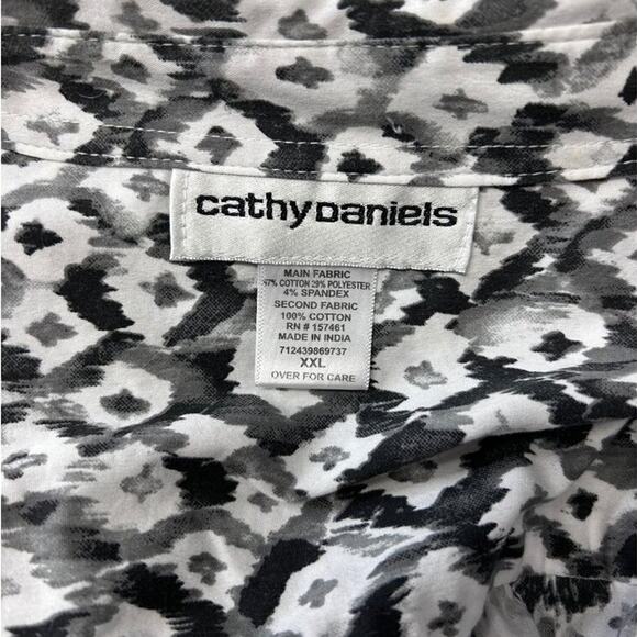 Cathy Daniels Womens XXL Black & White Abstract Pattern Button-Up Shirt - Picture 6 of 9